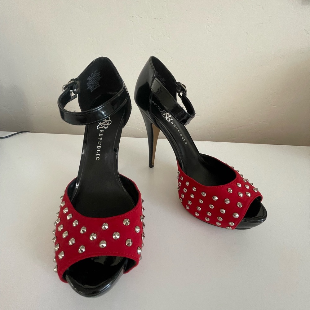 Rock & Republic Red Studded Women's Heels - Picture 7 of 8